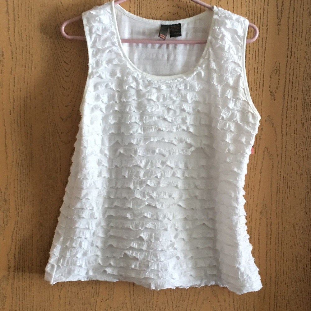 Sere Nade New York White Ruffled Top